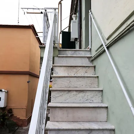 Apartment Roby's House 70